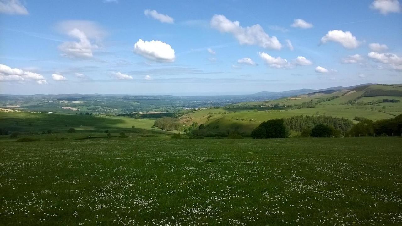 Plas Yn Yale With Mountain Views From All Windows Wrexham Ngoại thất bức ảnh