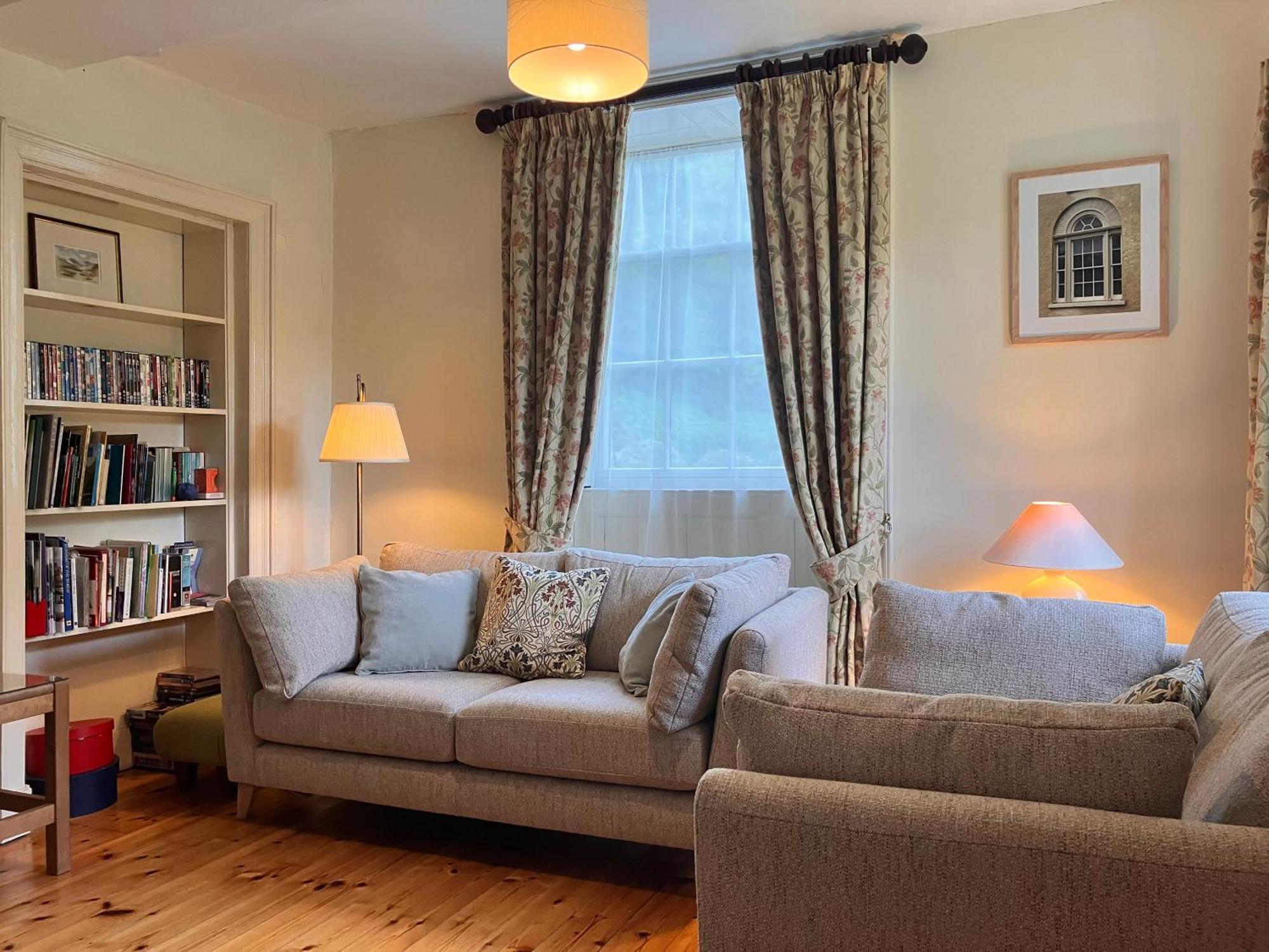 Plas Yn Yale With Mountain Views From All Windows Wrexham Ngoại thất bức ảnh